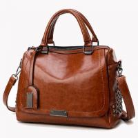China Retro Rivet Oil Wax Leather Womens Tote Bags factory