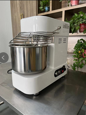 Quality 1.1kw Spiral Bread Mixer 10kg Professional Spiral Dough Mixer For Home for sale