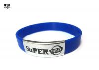 China Blue Custom Wrist Bracelets Embossed Silicone Wristbands For Running Sports factory