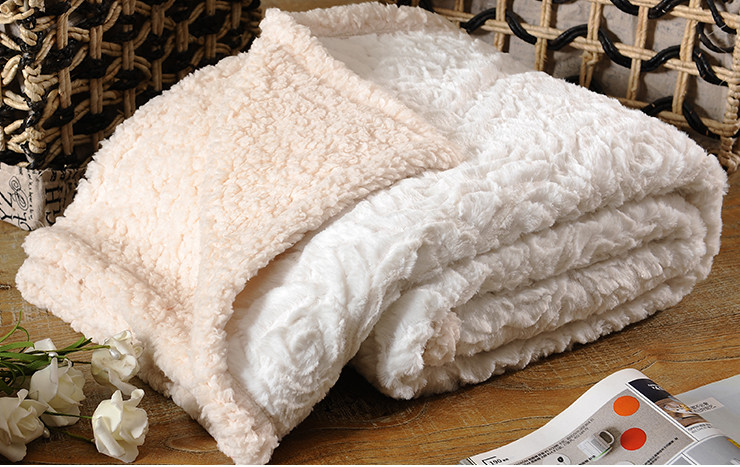 China Custom Solid Brushed Faux Fur Throw Blanket 100% Polyester 280gsm factory
