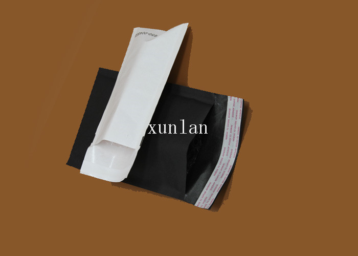 China Colorful Flat Kraft Paper Bubble Mailers , Small Padded Mailing Envelopes factory
