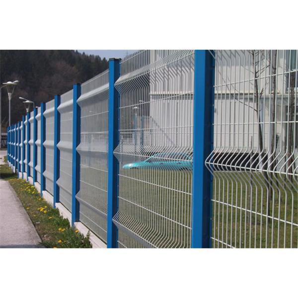 Quality Q235 3D Garden Fence 2.4m High V Mesh Security Fencing Low Carbon Steel for sale