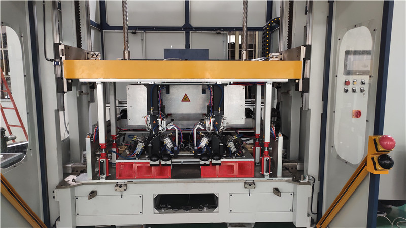 China Hot Press Lamination Machine With Manual Automatic Unwinding factory