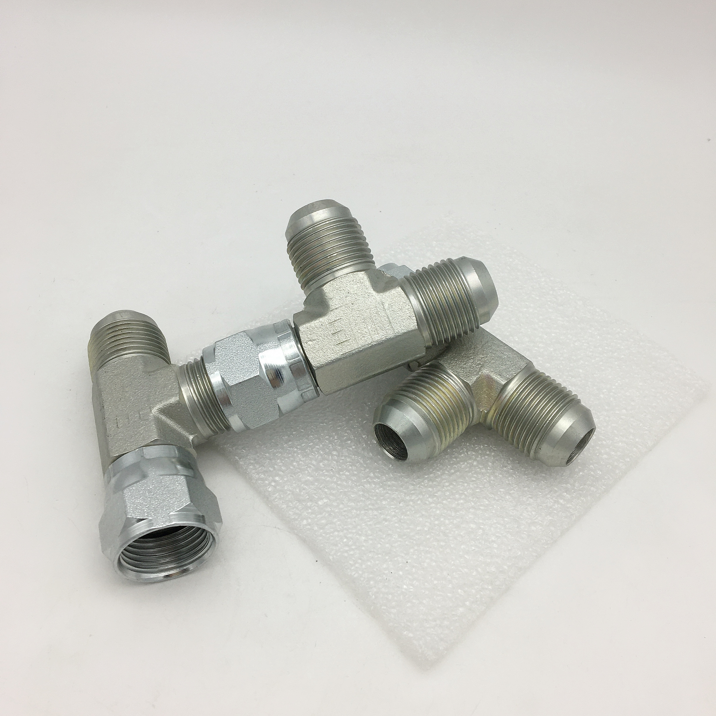 China Jic Stainless Steel Hose Adapter Male And Female Hydraulic Tee Fittings factory