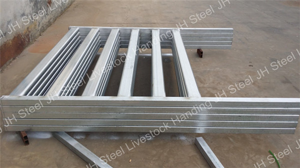 Quality Hot Dipped Galvanized Cattle Yard Panels 5 6 Bars Cattle Horse Corral Panels for sale