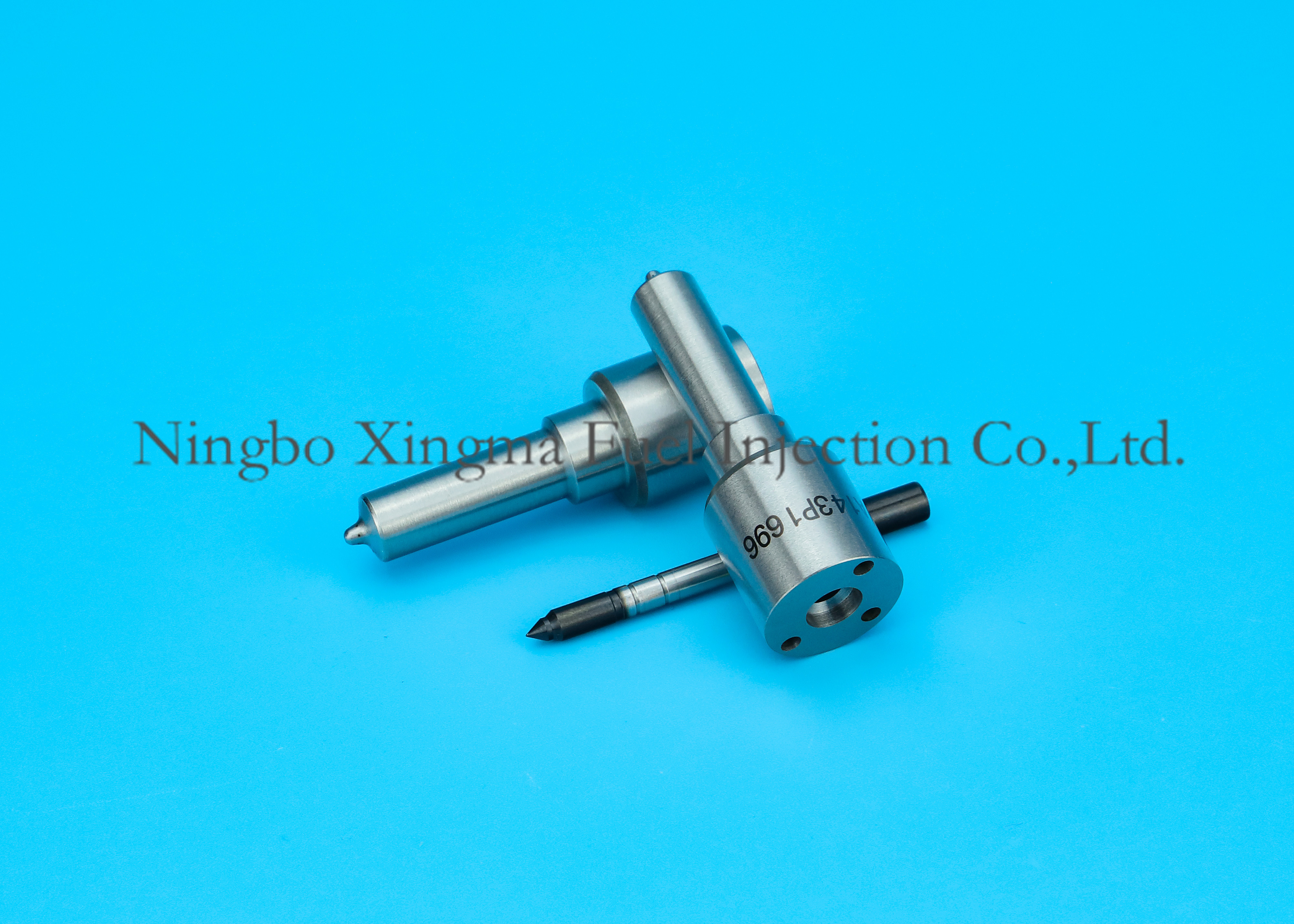China Bosch Injector Nozzle DLLA143P1696 , 0433172039 For Common Rail Fuel Injectors 0445120127, Matched Engine Wei Chai WP12 factory