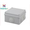 China IP65 White Waterproof Junction Box Cable Gland 100 * 100 * 70 Size With PVC Stopper factory