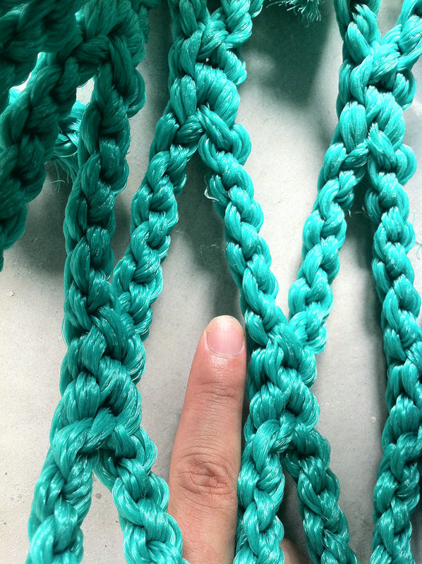 China Green Sea Rope Commercial HDPE Fishing Nets , Knotless Fishing Gill Nets factory
