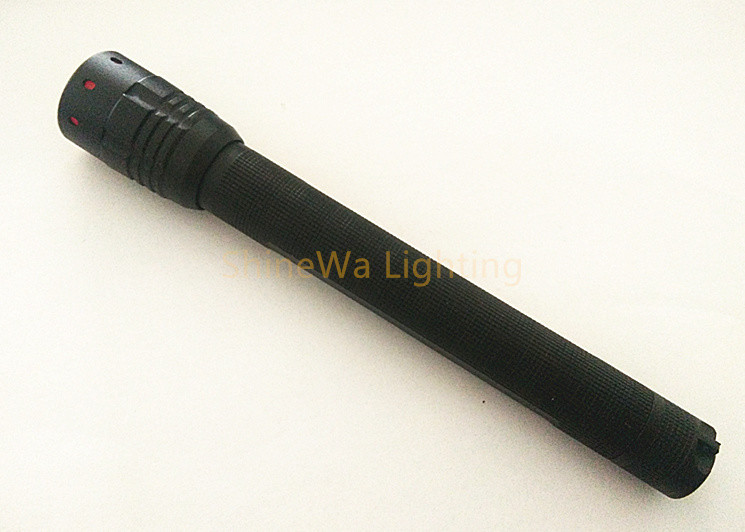 China Military Grade High Power Led Torch Light 8 Hours Run Time Outdoor Usage factory