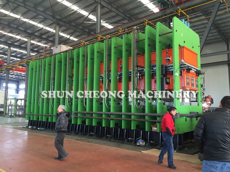 China OEM Rubber Strip Production Line Fabric Core Conveyor Belt Vulcanizing Press factory