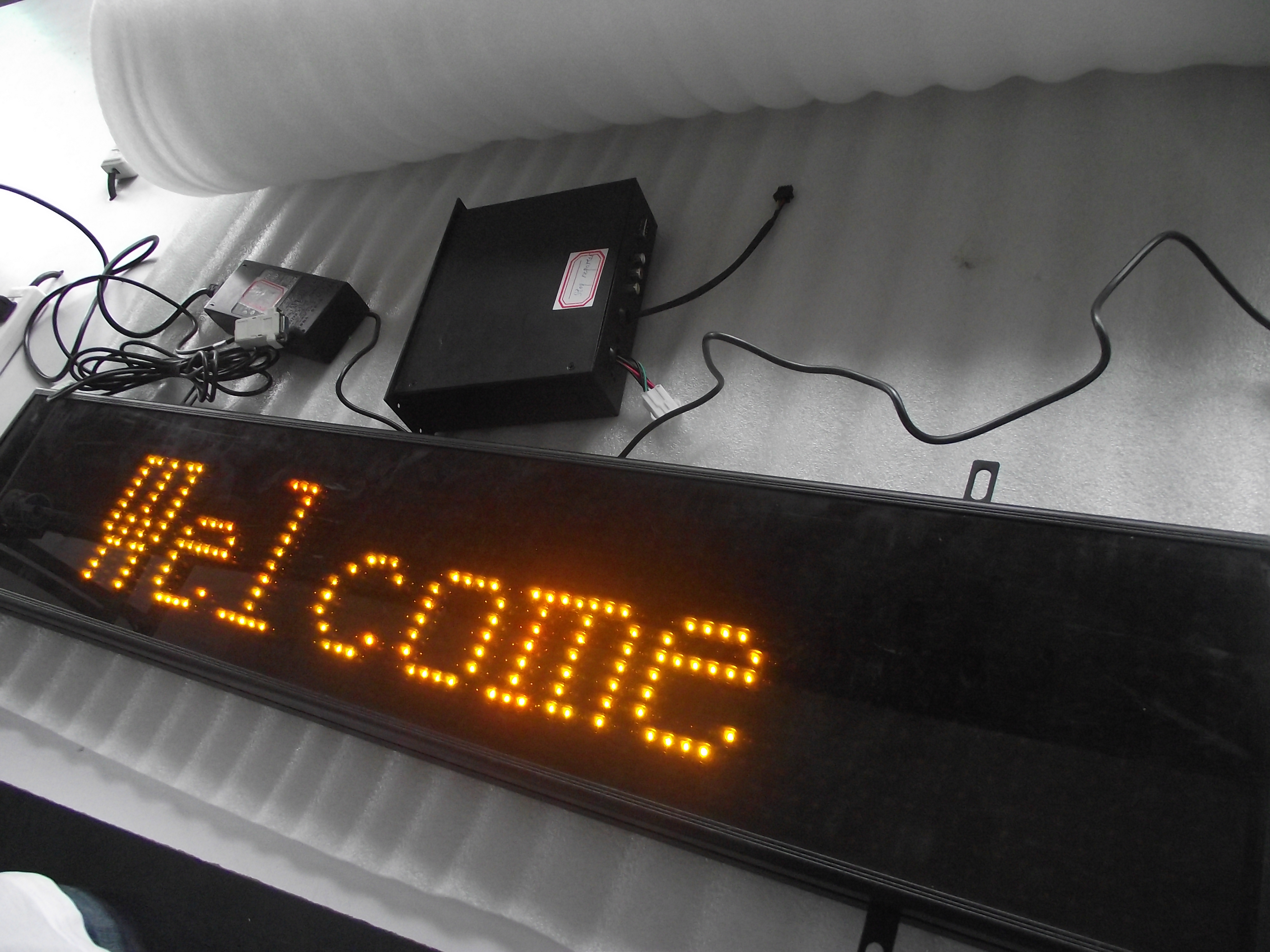 China Double Color Outdoor P10 P12 1/8 Scan Traffic Led Sign factory