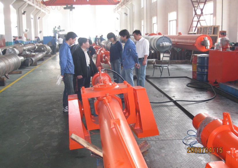 China Miter Gate Stoke 16m Electric Hydraulic Cylinder QRWY For Dump Truck , Vehicle factory