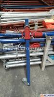 China Turnable Handle Adjustable Steel Props Tubular Tilted Panel Stabilizing Formwork factory