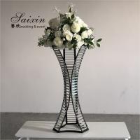 China ZT-538B  Latest triangle design black flower stand with crystal Prisms for wedding centerpieces factory