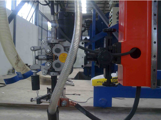 Quality High Mast Gantry Welding Machine For Large Pipe / Tube , High Efficiency for sale
