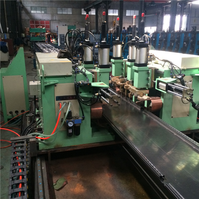 China Galvanized Automatic Roll Forming Machine Thickness 0.8mm Fit Supermarket Display factory