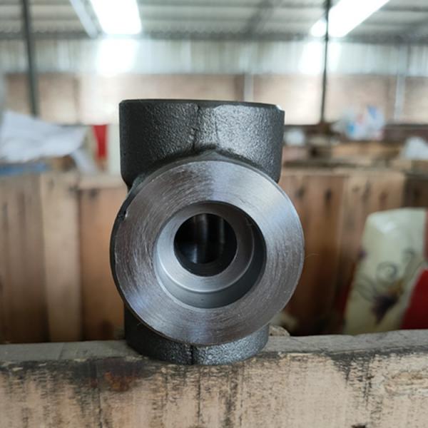 Quality Sch 80 Socket Welded Pipe Fittings ASTM A105 Tee Pipe Fitting for sale