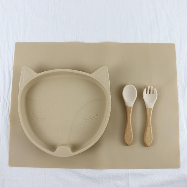 Quality Food Grade Silicone Tableware Set , Silicone Suction Divided Plate Waterproof for sale