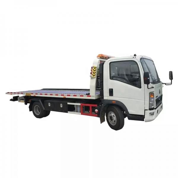 Quality Sinotruk HOWO Roll Back Tow Truck 95km/H , 4X2 Hydraulic Light Duty Flatbed Tow Truck for sale