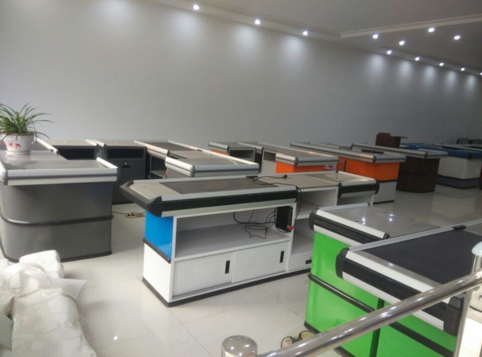 China Metal Checkout Desk , Checkout Cashier Counter With Motor Belt For Fast Food Restaurant factory