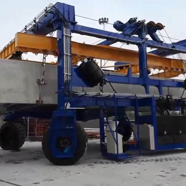 Quality 120T Mobile Gantry Crane , 7km/H 3km/H Container Handling Equipment for sale