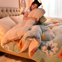 China Modern Style Super Soft Warm Cozy Polyester Quilt Fabric King Size Fitted Bedding Set factory