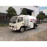 Quality 2.5MT Bobtail Propane Truck , Dongfeng 4X2 Small Cylinder Filling Fuel Bowser Truck for sale