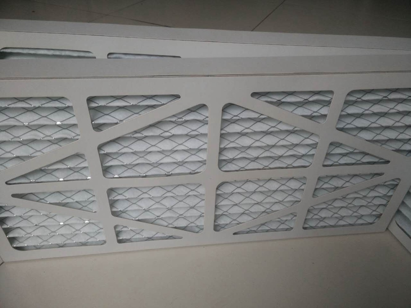 China 11kw Air Purifier Media Paper Plate Frame Filter 24*24*2 For Large Rooms for sale