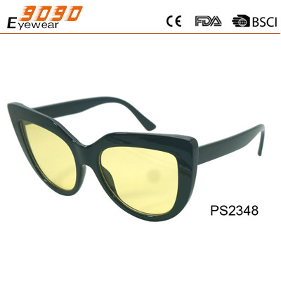 China Newest Style 2019 plastic Fashionable Sunglasses,UV 400 Protection Lens factory