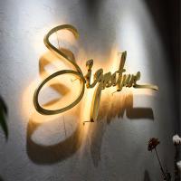 China Alphabet Light Up Sign Wedding Home Party Bar Decoration Warm White Led Letter Table Night Light Letter Lights Sign factory