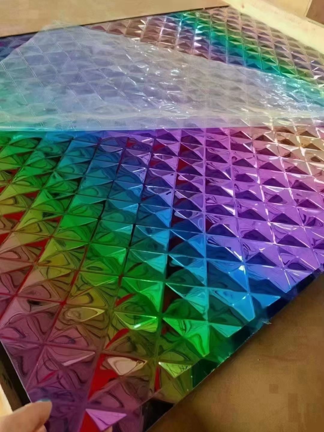China Rainbow Color Stamped Diamond Stainless Steel Sheet Water Ripple Decoration Plate factory