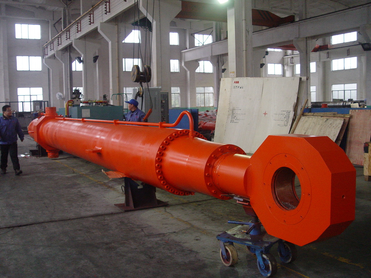 China Electric Single Acting Hydraulic Cylinder Deep Hole Radial Gate For Tower Crane factory