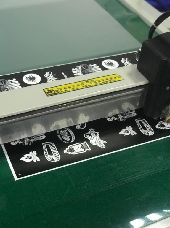 China Label Tag Cardboard Paper Digital CNC plotter Cutting Machine factory