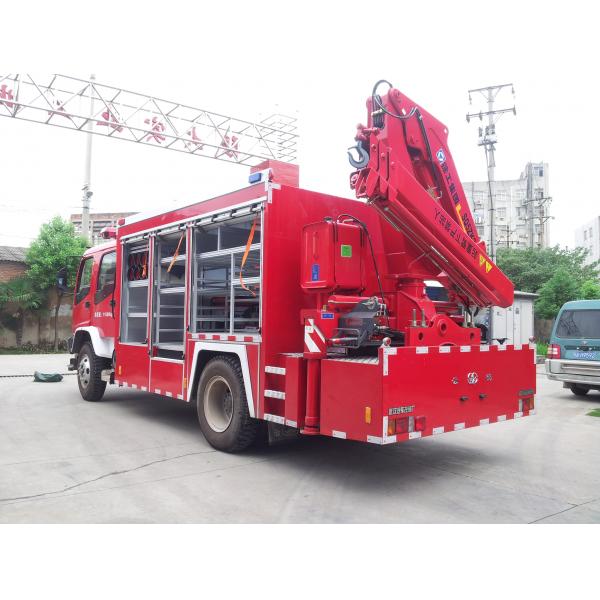 Quality Heavy Duty Emergency Rescue Fire Truck 177kw 4x2 Euro 4 With 5T Crane for sale