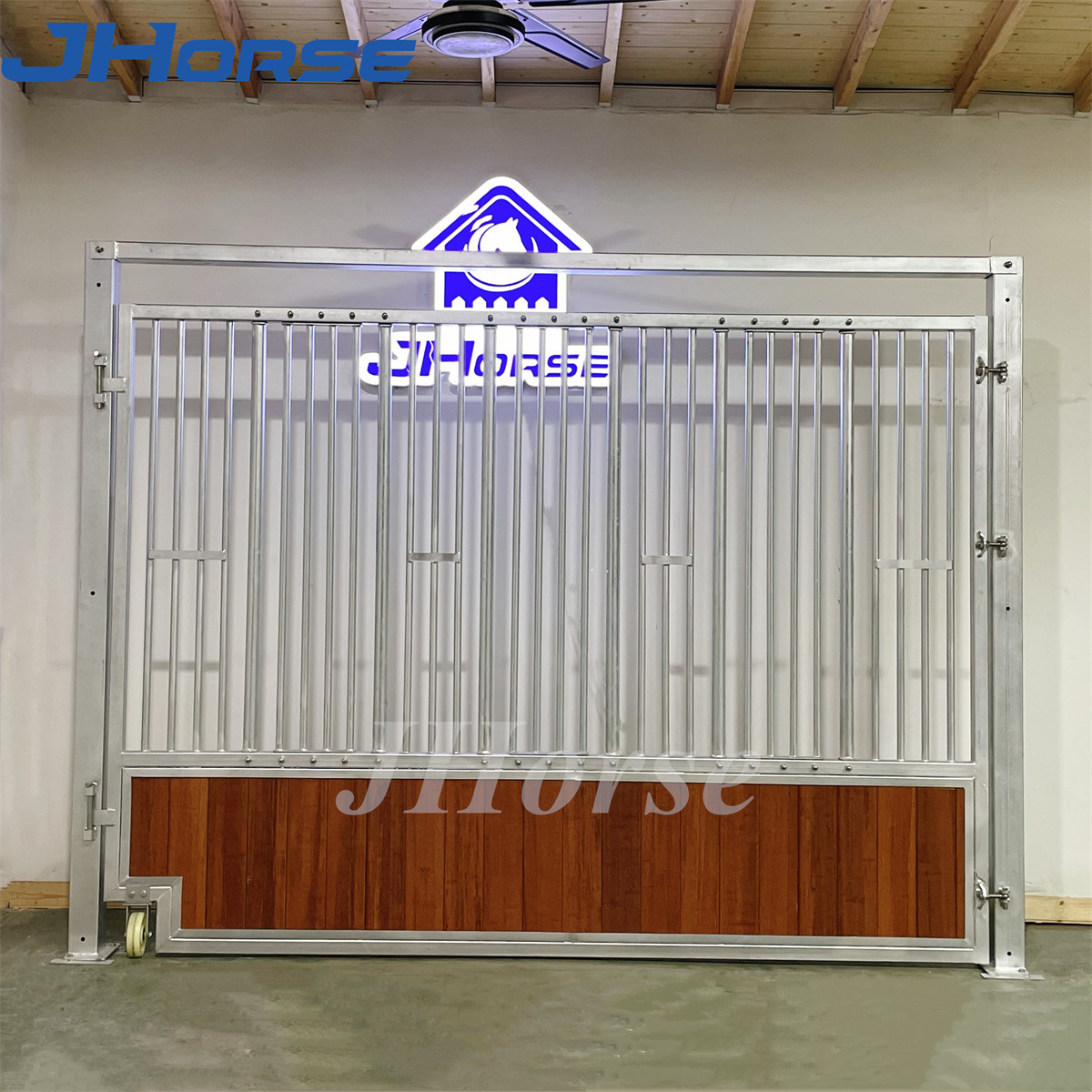 China Welded Weave Technique 12 Foot Horse Stall Fronts Sample Supply factory