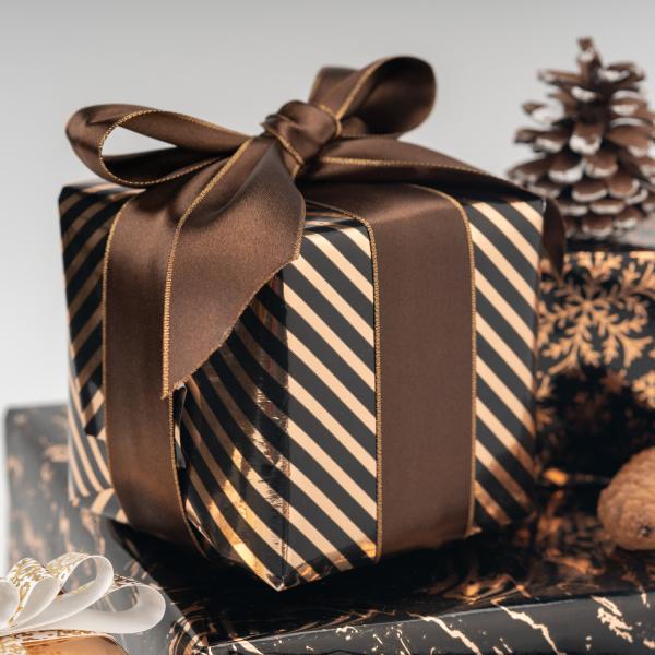 Quality Black Style Striped Kraft Wrapping Paper 10m Roll Christmas Wrapping Paper OEM for sale