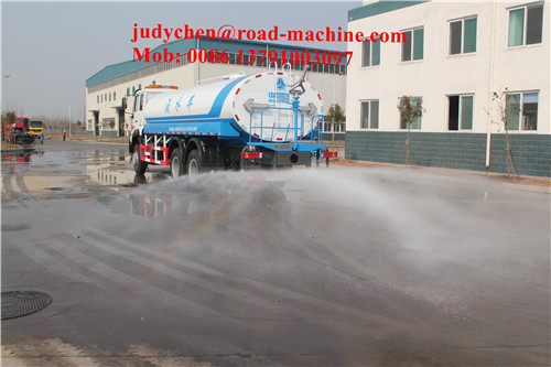 China 371 hp Liquid Tanker Truck , HOWO 20000 Liters 6X4 Euro 2 Sprinkler Water Tank Trailer factory