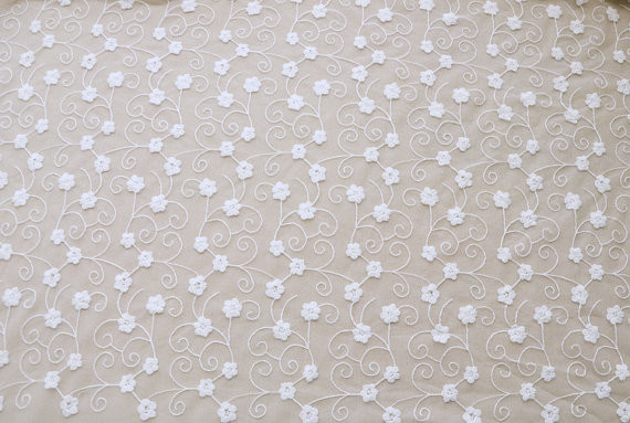 China Floral Pattern Nylon Lace Fabric Embroidered Tulle Fabric For Wedding Dress factory