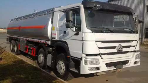Quality Aluminium 8x4 Diesel Oil Fuel Tank Truck Trailer Passenger2 3 for sale