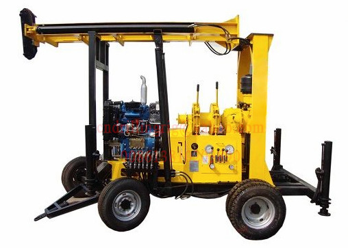 China Trailer Mounted High Efficiency Water Well Drilling Machine 400m Mud Drilling Capacity factory