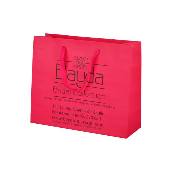 Quality Bright Pink Paper Packaging Bags Matte Lamination With 128gsm 175gsm Thickness for sale