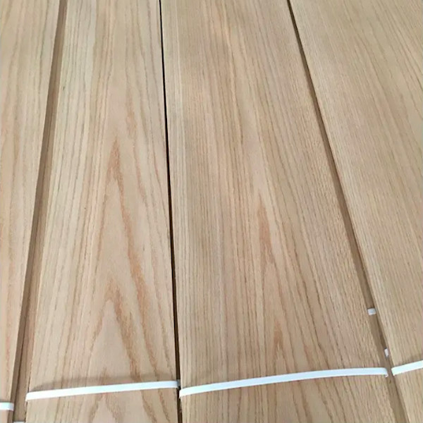 Quality 0.5mm Wood Flooring Veneer White MSF Indoor Crown Cut Oak Sheet for sale