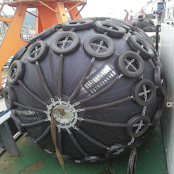 Quality Rubber Pneumatic Marine Fender Dock Defense Boat Fender With Tyre To Vessel for sale