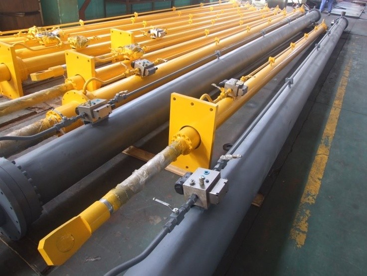 China Top denudate Radial Gate Long Hydraulic Cylinder 1200mm DNV Certification factory