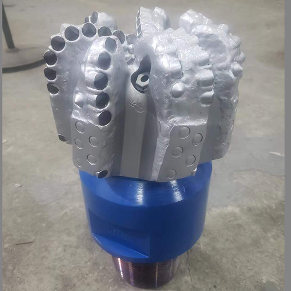 Quality PDC Button Bit 9 Inch 7 Blades API Rock Bit Of Diamond Drilling tool for sale