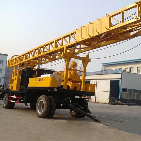 Quality Rotary Borehole Drilling Rig , Trailer Type Air Drilling Equipment For 400m for sale