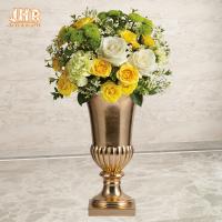 China Hand Crafted Flower Pots Fiberglass Planter Shiny Gold Color for sale