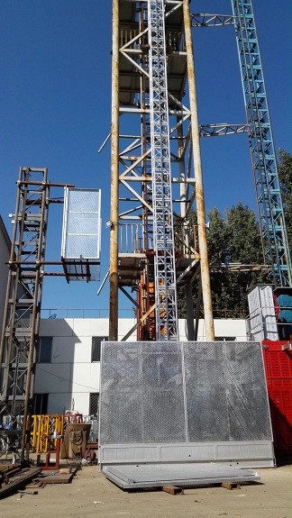 Quality Single Mast Building Material Hoist 21m/Min Exterior Construction Elevator for sale