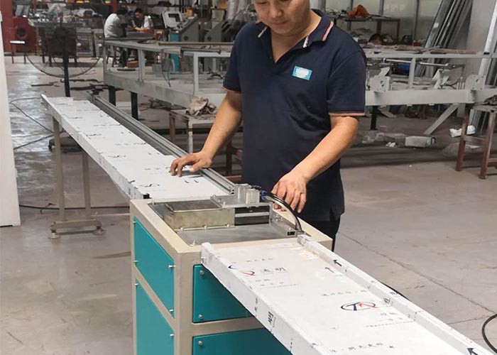 China Fenzi Aluminium Spacer Bar Easy Operation , 380V Aluminium Section Cutting Machine factory