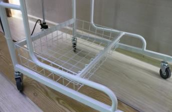 Quality Metal New Born Baby Cart Bed Hospital Crib Commercial Furniture For Clinic for sale